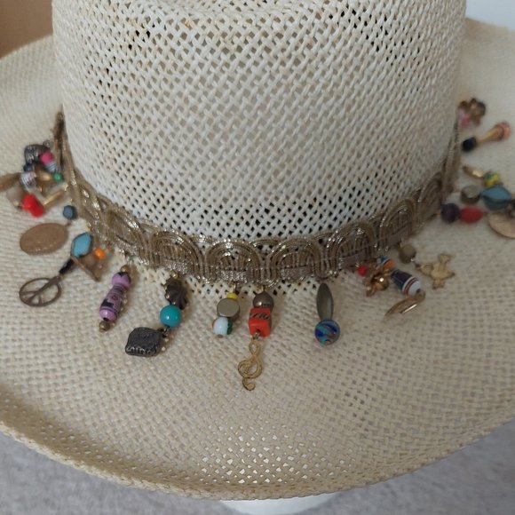 Hat with a beaded Headband - Picture 4 of 4